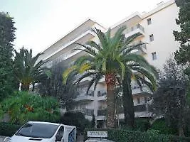 فندق كانفي  Le Floriana فرنسا